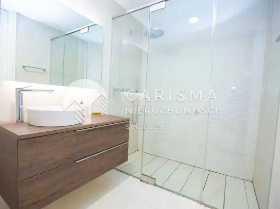 (22) Luksusowy apartament przy plaży Estepona, taras, spa, basen, widok na morze, parking