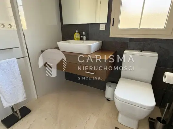 (28) Piękny duplex w Sierra Cortina – komfort, przestrzeń i wyjątkowe widoki