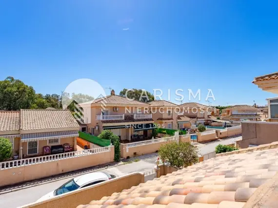 (4) Willa z prywatnym basenem i solarium w Punta Prima Costa Blanca blisko morza i golfa