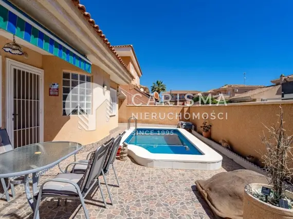 (10) Willa z prywatnym basenem i solarium w Punta Prima Costa Blanca blisko morza i golfa