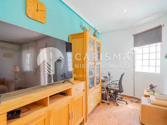 (16) Willa z prywatnym basenem i solarium w Punta Prima Costa Blanca blisko morza i golfa