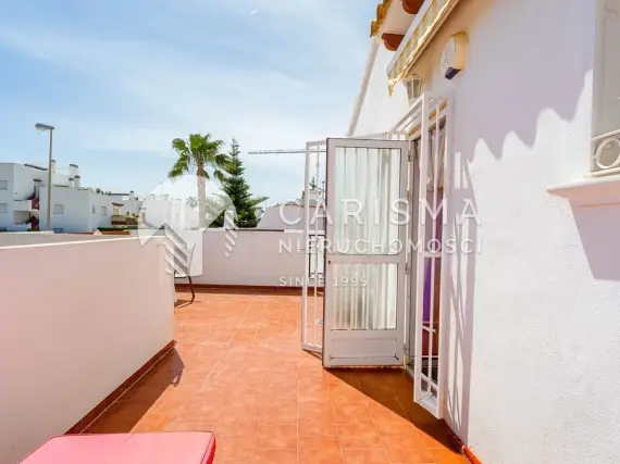 (47) Dom z widokiem na morze i tarasem dachowym w Punta Prima blisko plaży Costa Blanca