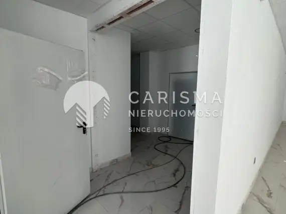 (15) Projekt hotelowy w centrum Torremolinos z 60 pokojami, restauracją i parkingiem podziemnym