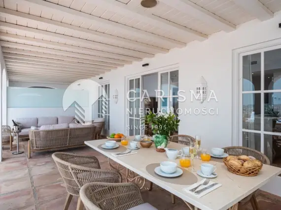 (10) Hotel na sprzedaż w Fuengirola z widokiem na morze, SPA, basenem i działką 4000 m²