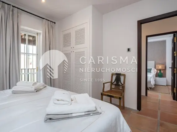 (27) Hotel na sprzedaż w Fuengirola z widokiem na morze, SPA, basenem i działką 4000 m²