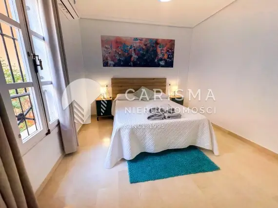 (19) Dom szeregowy 160 m² Golf Bahía Finestrat widok na morze taras dachowy parking wspólny basen