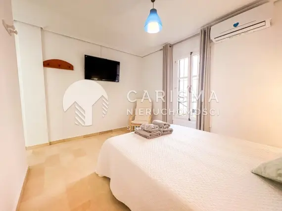 (20) Dom szeregowy 160 m² Golf Bahía Finestrat widok na morze taras dachowy parking wspólny basen