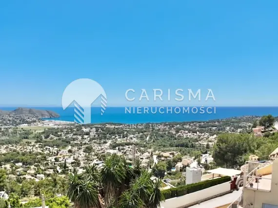 Urokliwa willa z panoramicznym widokiem na morze w Moraira 2
