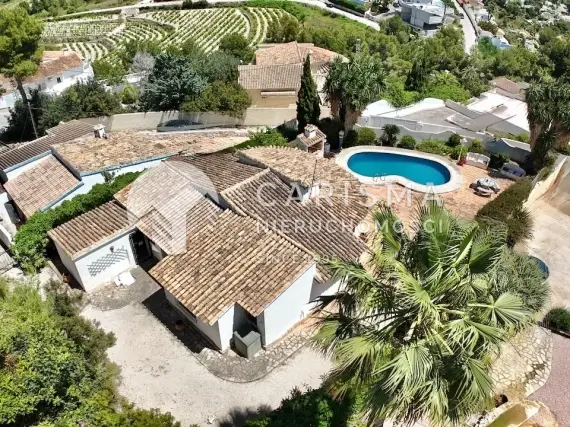 (36) Urokliwa willa z panoramicznym widokiem na morze w Moraira