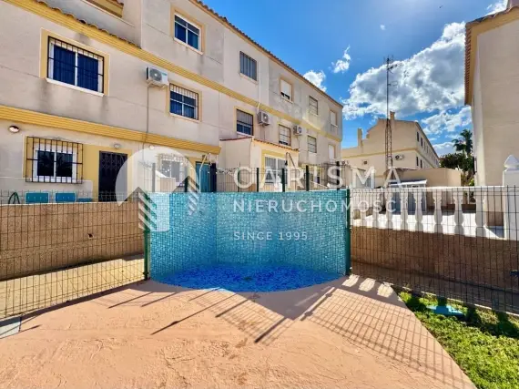 (43) Szeregowiec w Las Filipinas – taras dachowy, parking, basen i spokojna lokalizacja Orihuela Costa