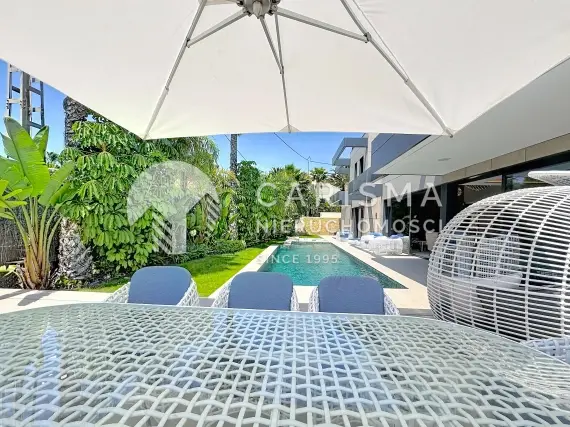 (6) Luksusowa willa w minimalistycznym stylu z widokiem na morze – Calpe, Costa Blanca