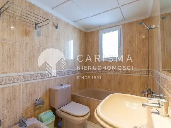 (12) Bungalow z prywatnym tarasem w Calpe na Costa Blanca – inwestycja i wypoczynek