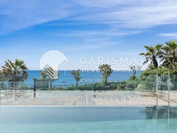 (4) Luksusowy apartament  z widokiem na morze, w pierwszej linii brzegowej, Estepona, Costa del Sol