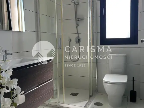 (23) Nowoczesny apartament w Villamartin | Taras dachowy | Prywatne miejsce w garażu | 3 baseny | Korty