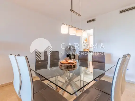(5) Apartament na sprzedaż w sercu Morairy – 100 m od morza