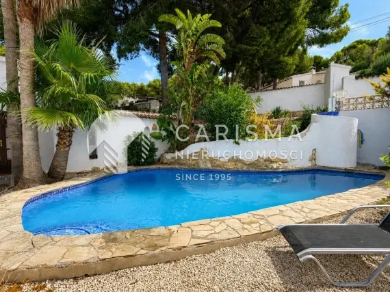 (4) Przytulna willa z basenem w Moraira