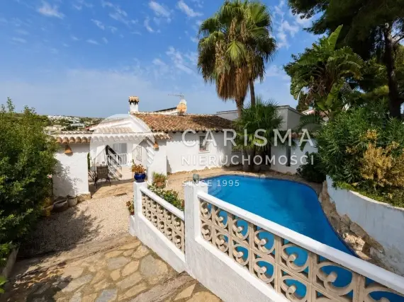 (5) Przytulna willa z basenem w Moraira