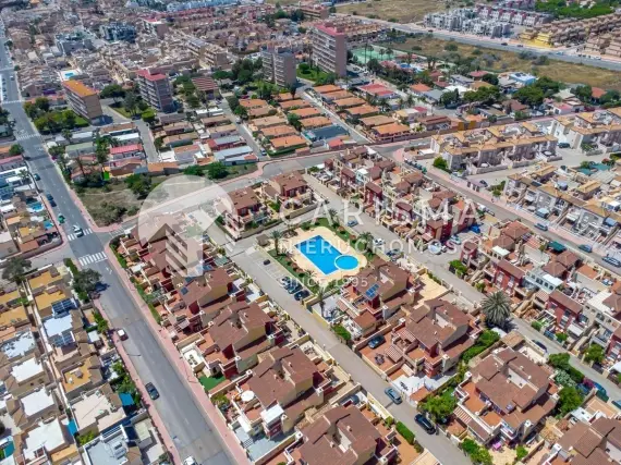 (37) Nowoczesny dom z basenem, apartamentem gościnnym i widokiem na Morze Śródziemne