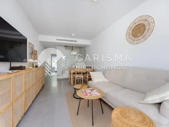 Townhouse w Guardamar Hills 1 km od plaży z garażem na 2 auta i basenem 2
