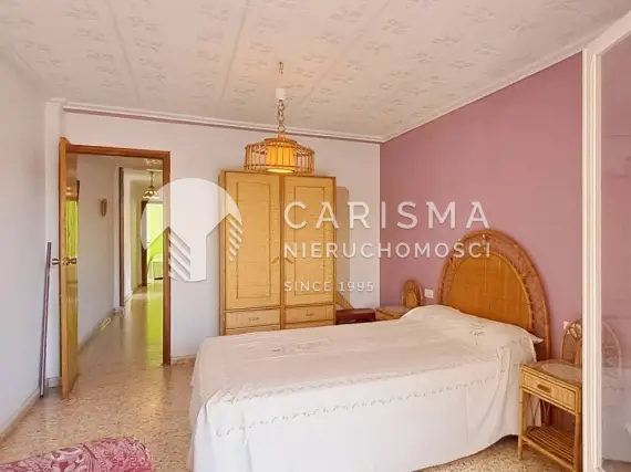 (13) Apartament 80 m od plaży z widokiem na morze i góry oraz tarasem 20 m²