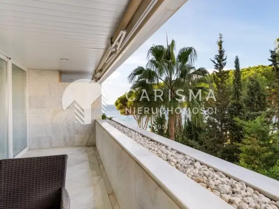 (15) Apartament w pierwszej linii brzegowej z widokiem na morze, Marbella