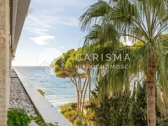(17) Apartament w pierwszej linii brzegowej z widokiem na morze, Marbella