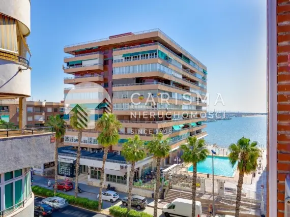 (11) Mieszkanie w bardzo dobrej lokalizacji, z widokiem na morze, tylko 50 m od morza, Torrevieja