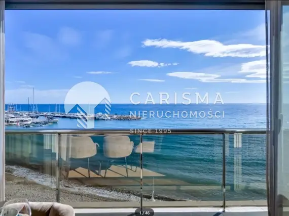 Dwupoziomowy, wyremontowany apartament w pierwszej linii brzegowej w Altea Mascarat 1